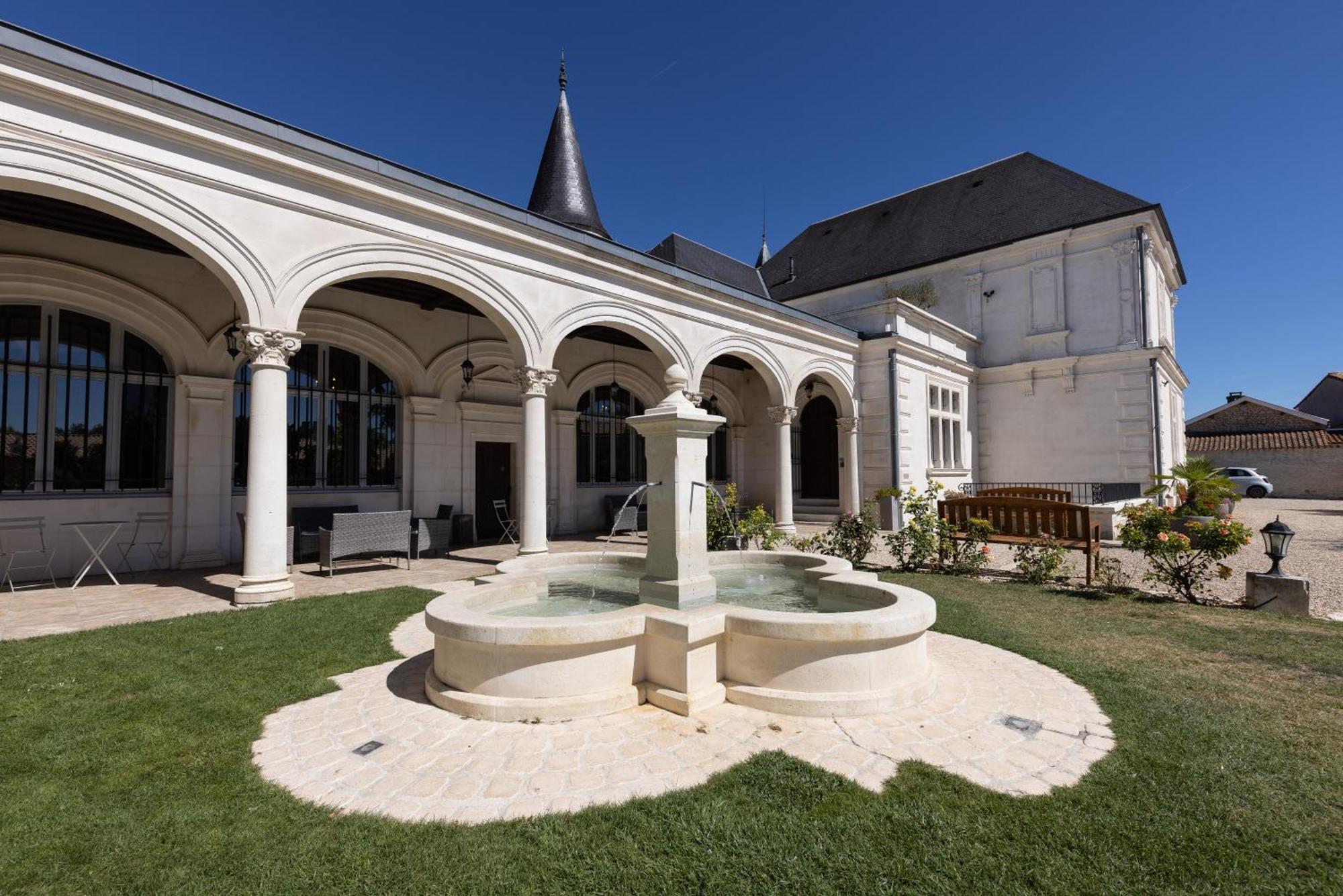Chateau Pellisson Bed & Breakfast