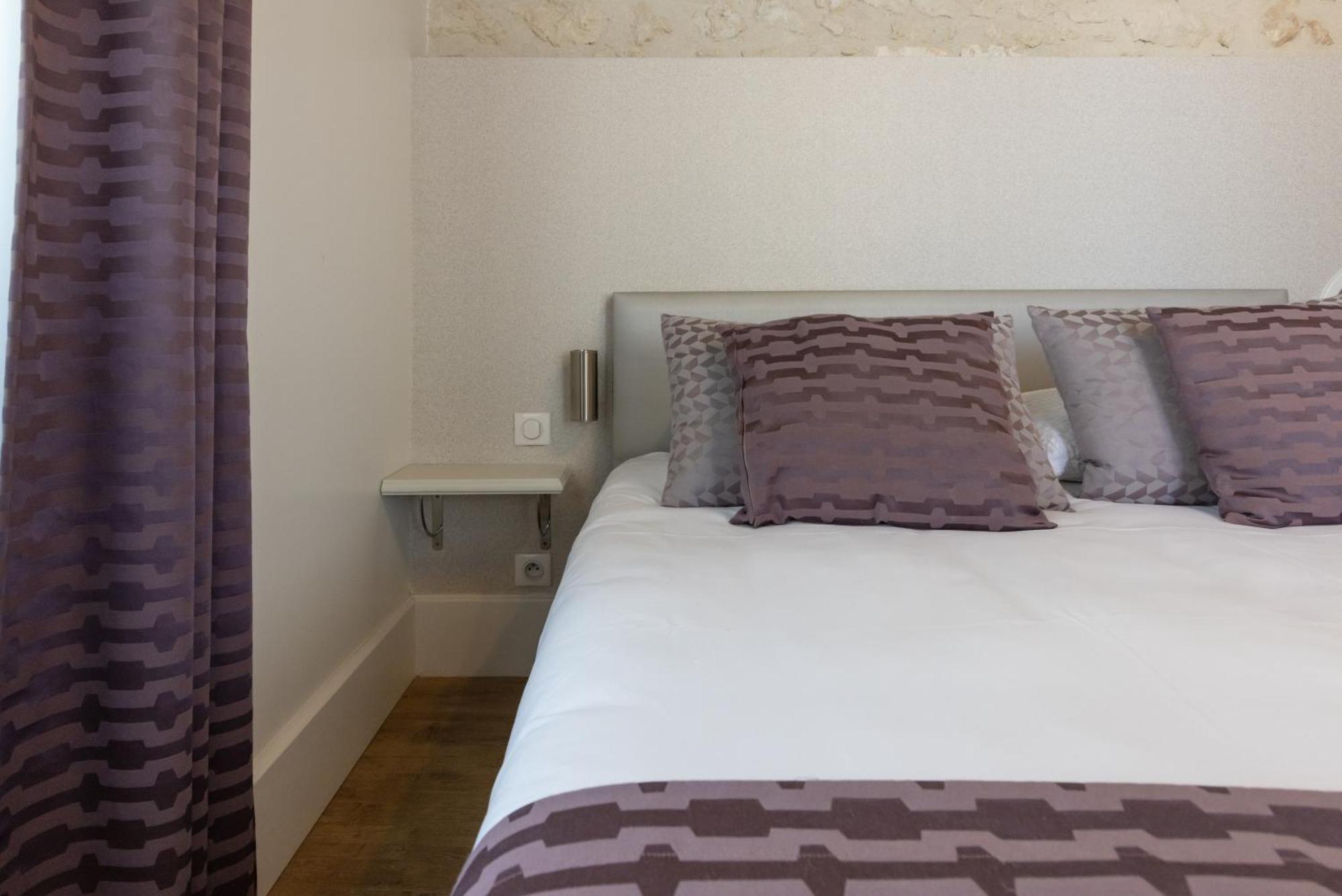 Chateau Pellisson Bed & Breakfast *