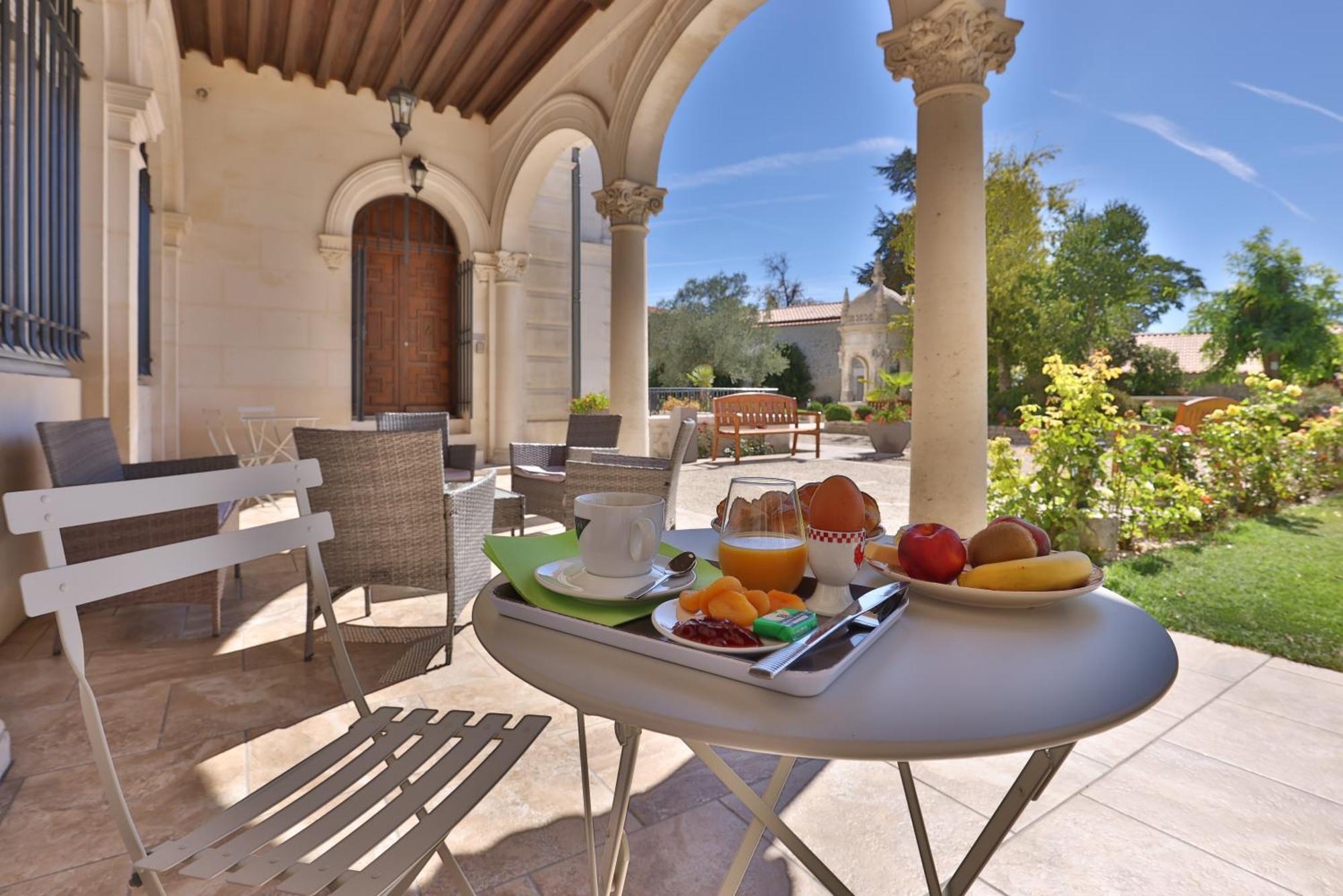 Chateau Pellisson Bed & Breakfast