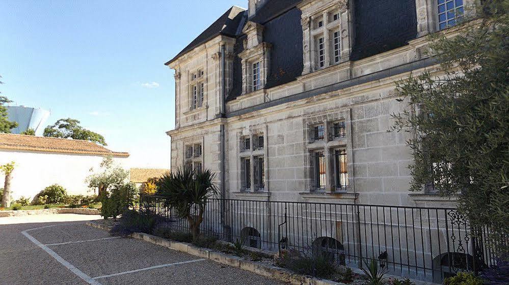 Chateau Pellisson Bed & Breakfast *